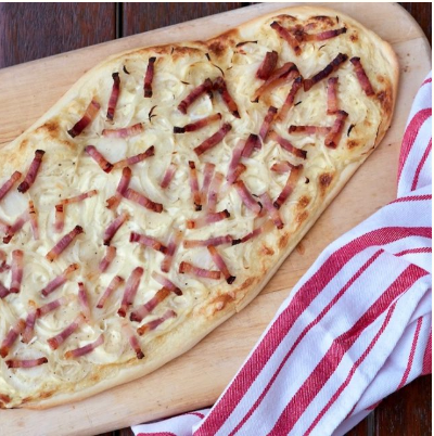 Tarte flambée (Flammekueche)