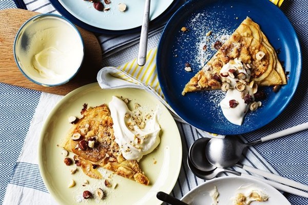 Tarte flambee with apples