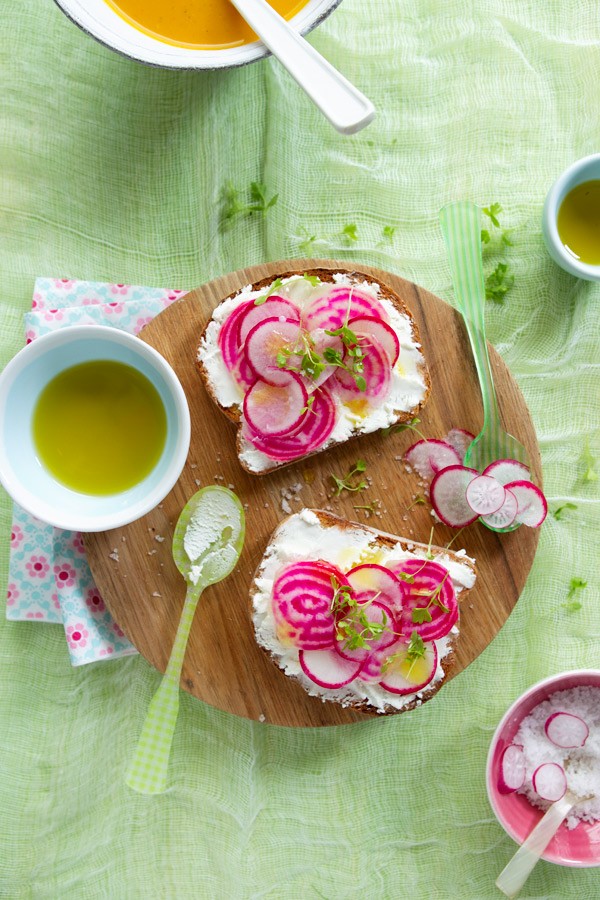 Tartines with fresh soft goat cheese, beets, radish, and apple