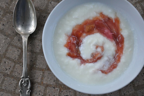 Tarty rhubarb-thyme compote