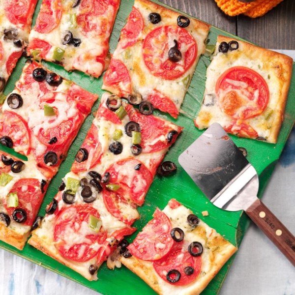 Tasty tomato pizza