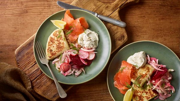 Tattie scones with smoked salmon & beetroot, radish & fennel salad