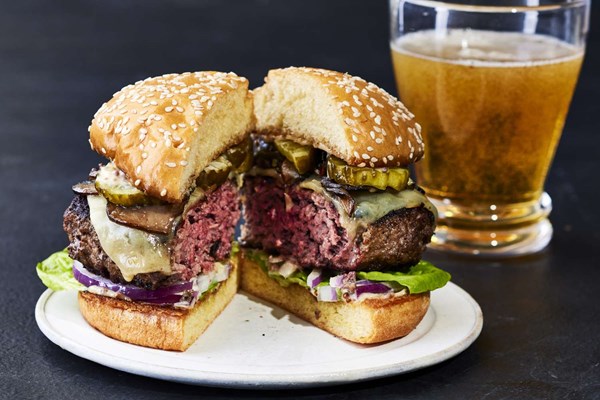 Tavern burgers with drunken mushrooms