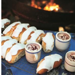 Tear 'n' share sticky iced buns