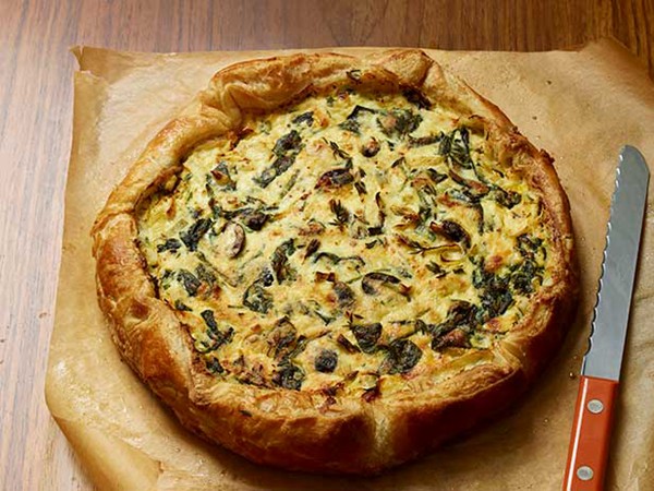 Ted Allen's brunch tart with spinach, olives and leeks
