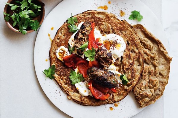Teff souvlaki with easy kofte