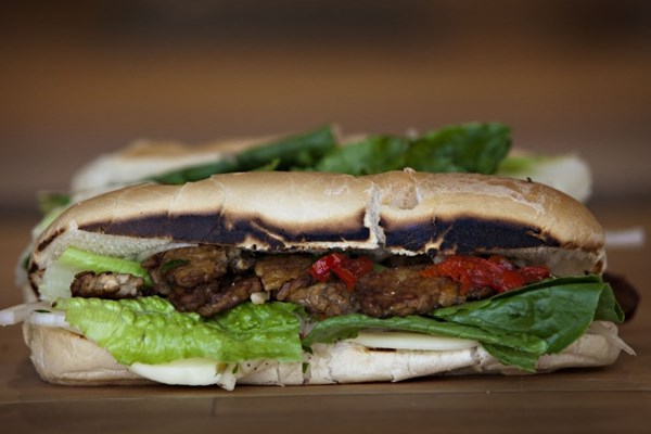 Tempeh hoagie-letta