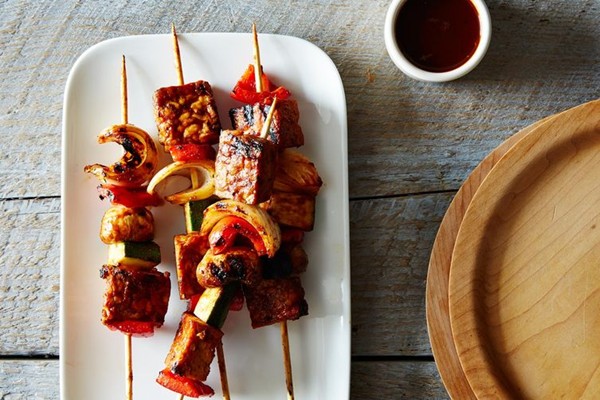 Tempeh kebabs with barbecue sauce