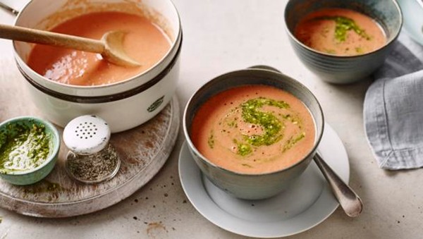 Ten-minute tomato soup