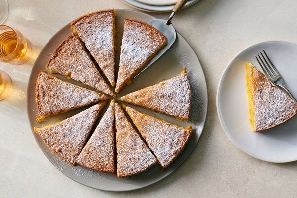 Tender almond cake