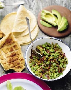 Tender cactus and guajillo chile salad (Ensalada de nopalitos con chile guajillo)