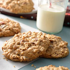 Tender cranberry-raisin oatmeal cookies