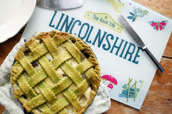 Tenderstem and mushroom pie with Lincolnshire Poacher cheese sauce and spinach lattice pastry 