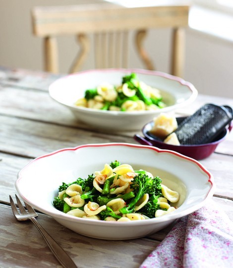 Tenderstem broccoli, chilli and pecorino pasta