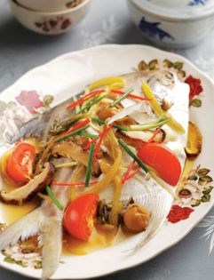 Teochew steamed pomfret