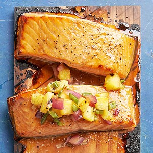 Teriyaki salmon with pineapple salsa