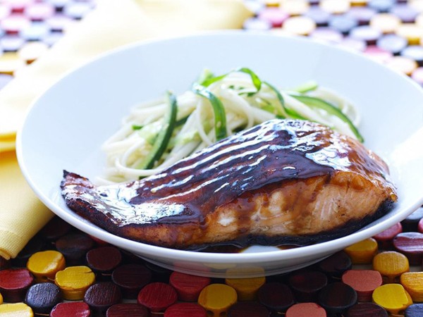 Teriyaki salmon with udon salad