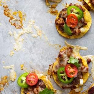 Tex-Mex chili-cheese nachos