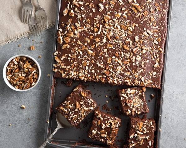 Texas sheet cake [warm chocolate frosting]