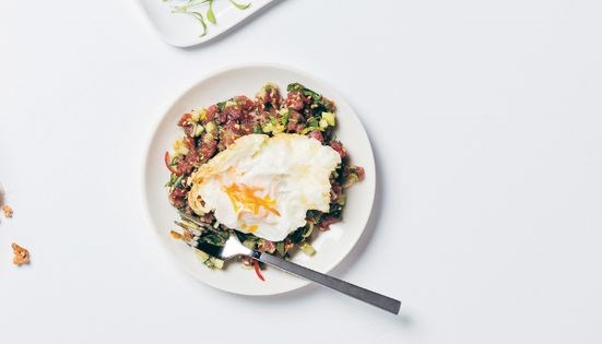 Thai beef tartare w fried eggs