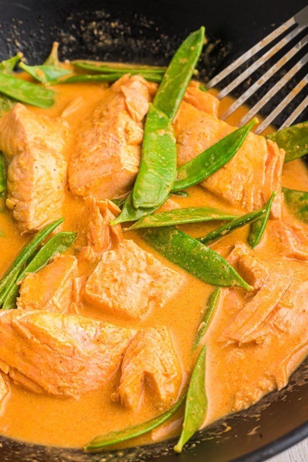 Thai coconut red curry salmon