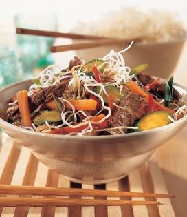Thai crispy noodles with beef