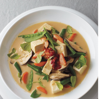 Thai curry vegetable and tofu soup