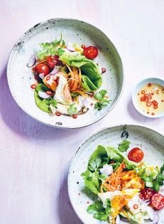 Thai fried egg salad with lime chilli dressing (Yam khai dao)