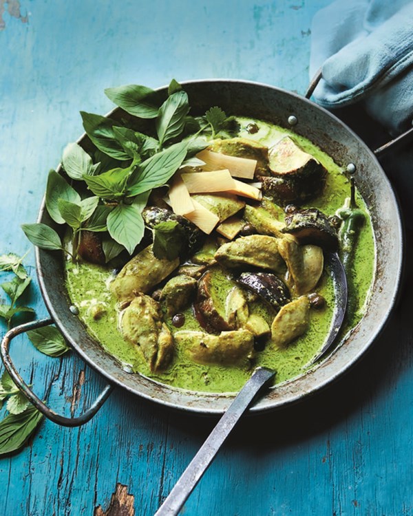 Thai green chicken curry (Gaeng keow waan gai)