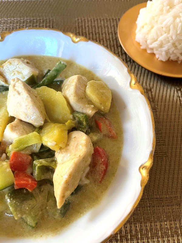 Thai green curry chicken