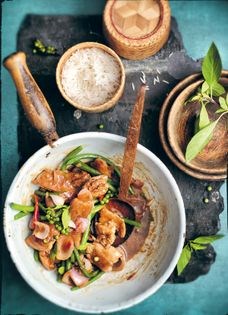 Thai green peppercorn chicken with basil & green beans