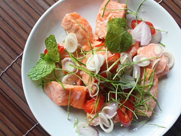 Thai herbal salmon salad (Phla pla salmon)