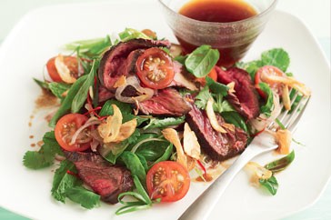 Thai kangaroo salad with crisp-fried garlic