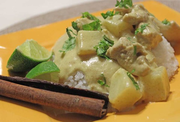 Thai mussamun curry with chicken, potatoes and peanuts