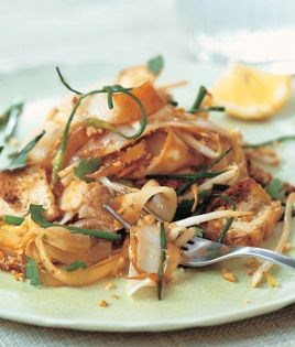 Thai noodles with Chinese chives