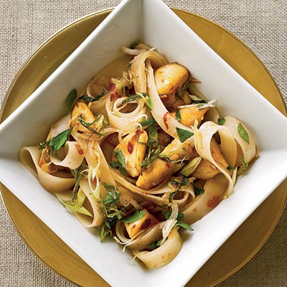 Thai rice noodles with chicken