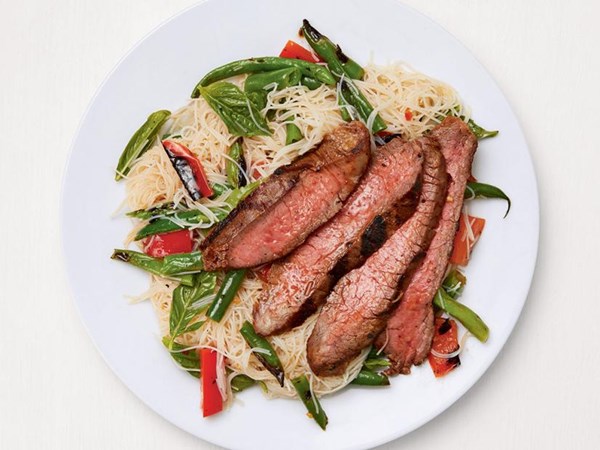 Thai steak with noodles 