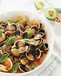 Thai steamed clams