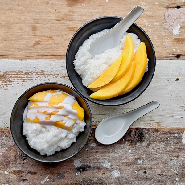 Thai sticky rice with mango (Khao neow mamuang)