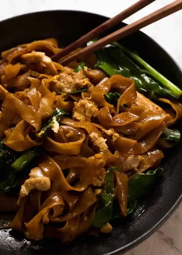 Thai stir fried noodles (Pad see ew)