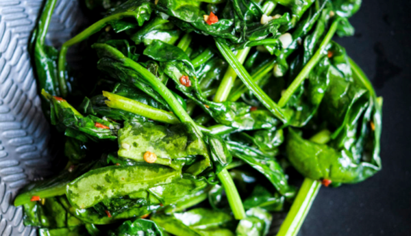 Thai stir-fried spinach