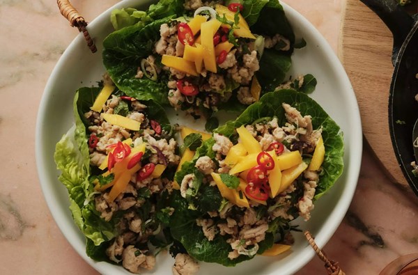 Thai-style chicken larb with mango