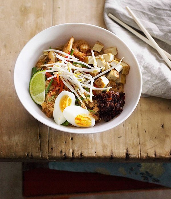 "Thai-style" noodles (Mee Siam)