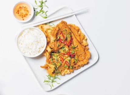 Thai-style omelette (Khai jiao)