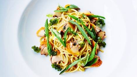 Thai-style spaghetti vongole