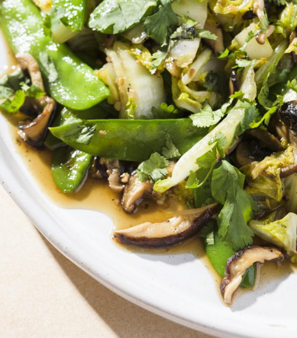 Thai-style vegetable stir-fry with garlic and black pepper