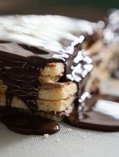 Thai tea opera cake