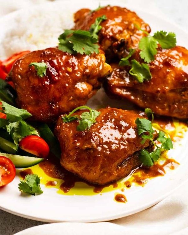 Thai turmeric chicken (Gai yang khamin)