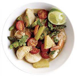 Thai yellow curry with shrimp and scallops