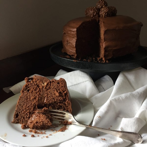 The ambassador's cake (or milk chocolate layer cake)